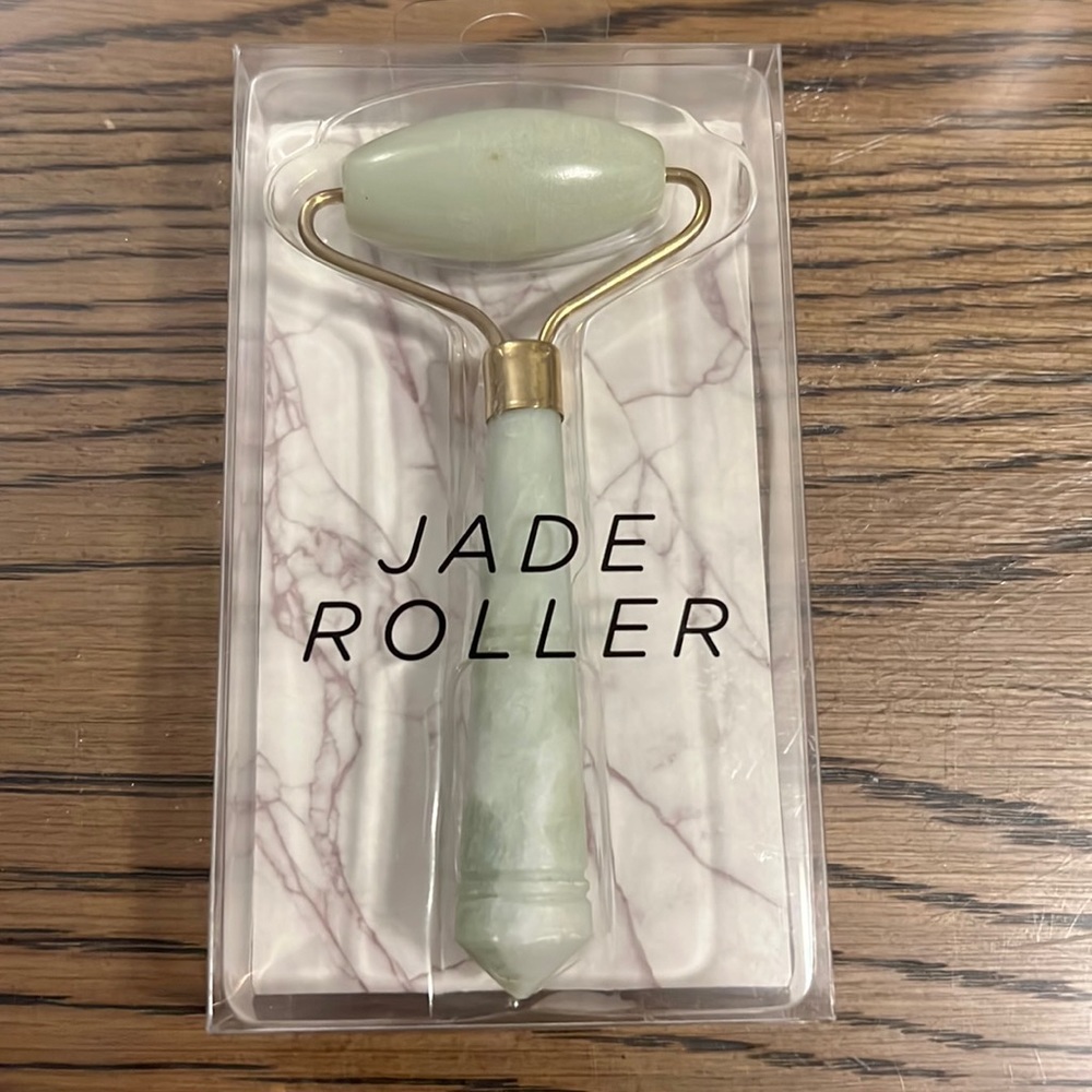Jade face roller